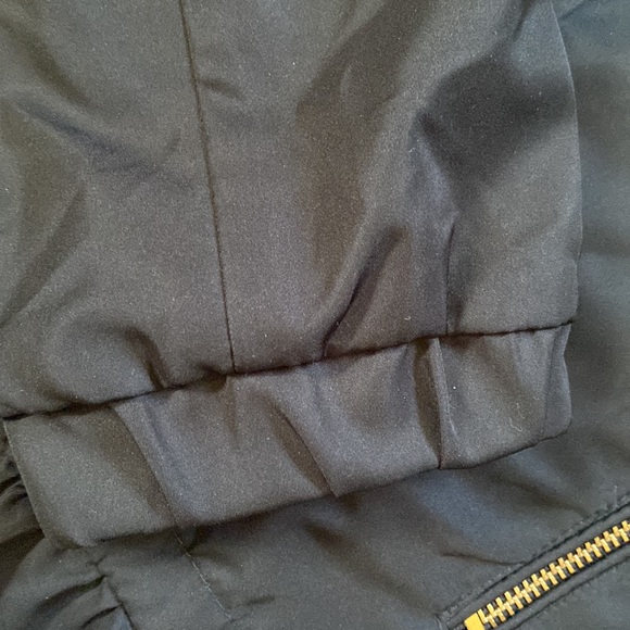 Zara jacket with zipper/snap closure and ruffle hem - Picture 5 of 11